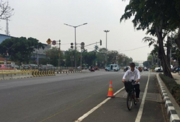 Jalur sepeda di Karawang